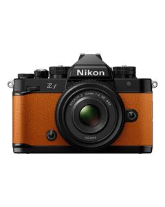 Nikon Z f + 40mm SE Sunset Orange